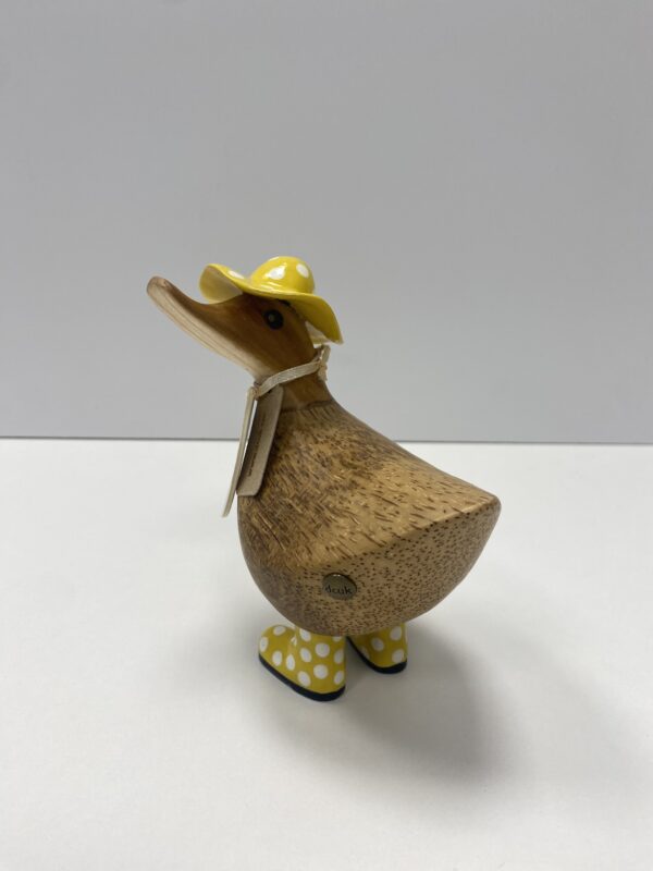 Papera grande con cappello e stivaletti – Legno di bambù scolpito a mano - immagine 9